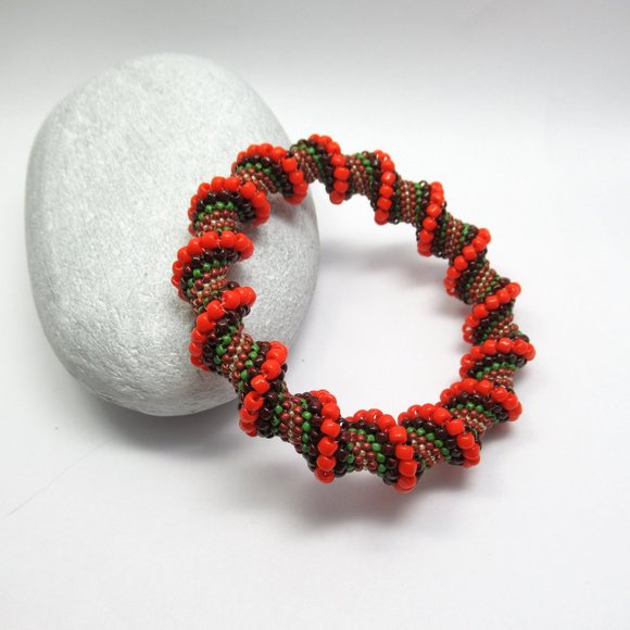 Fall inspired Cellini Spiral beadwoven bracelet - Picture 3 of 7